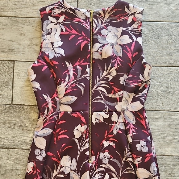 Floral Sleeveless Dress - Picture 3 of 4